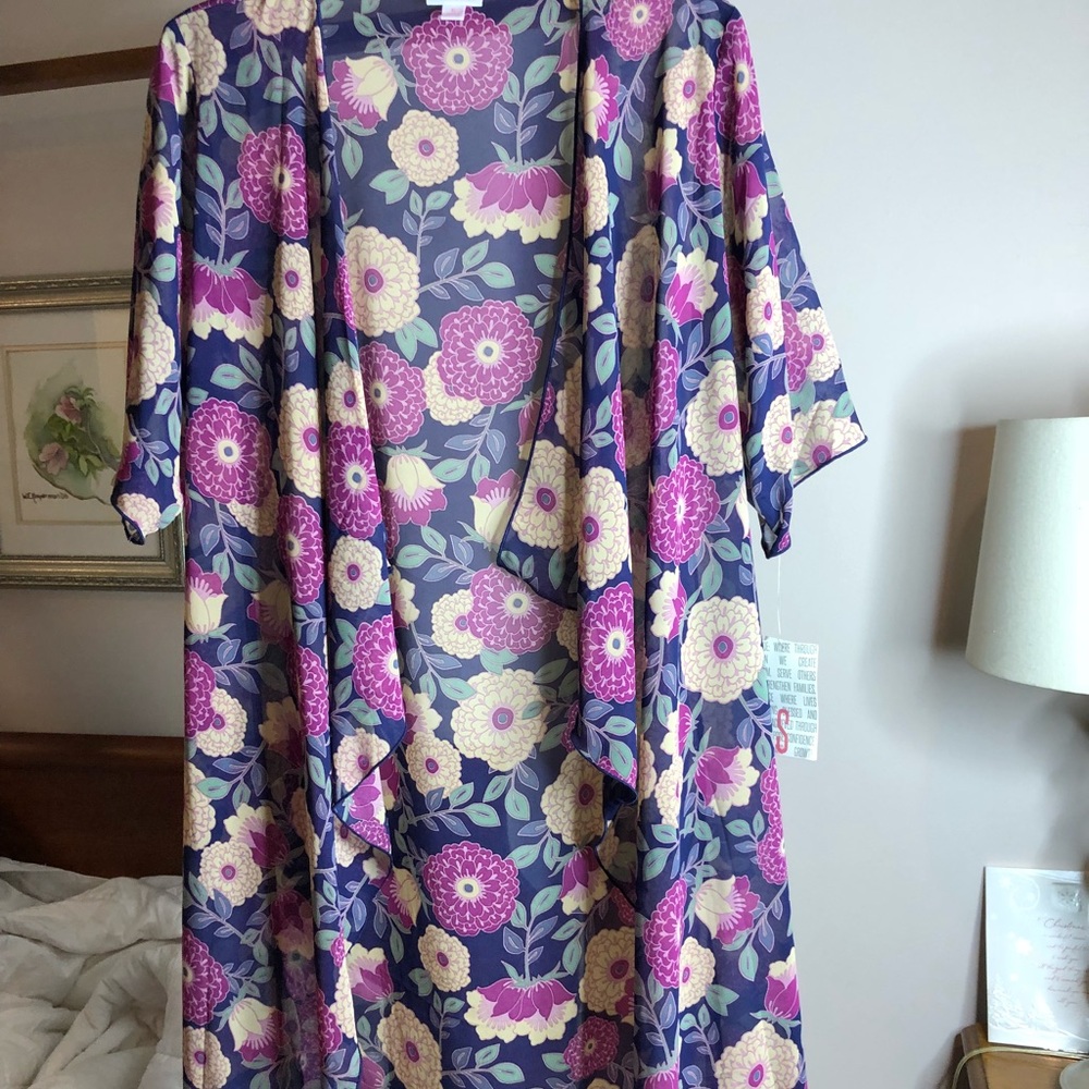 LuLaRoe Sheer Shirley Brand New With Tags